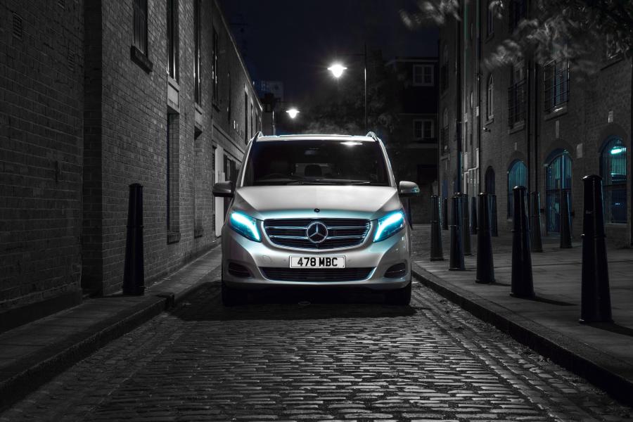  Mercedes-Benz V250 BlueTec Extralang Avantgarde 2015 года  (UK) (фото 18 из 24)